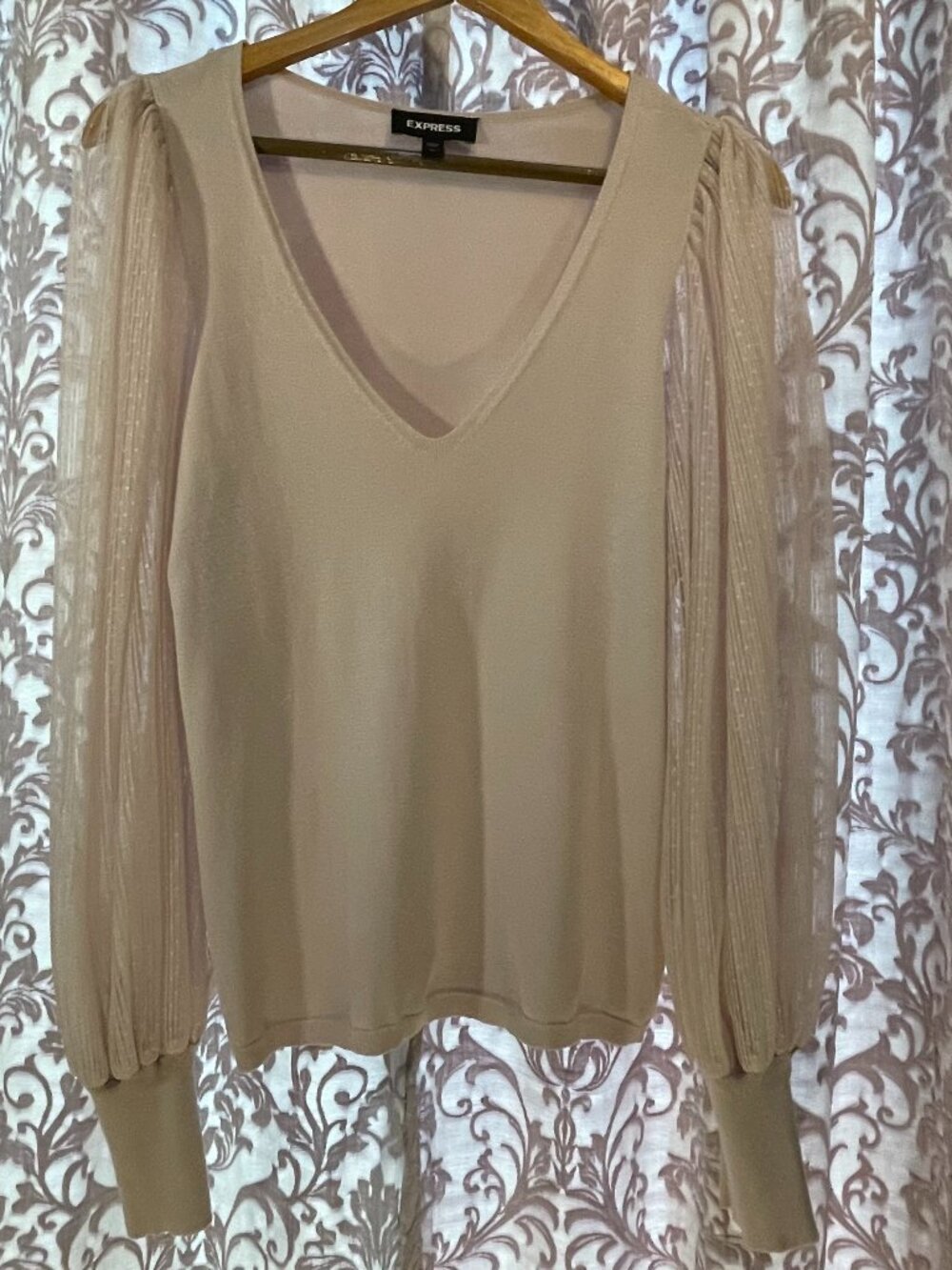 EXPRESS Medium Pale Pink V-Neck Sweater w/Sheer Shimmer PolkaDot Striped Sleeves